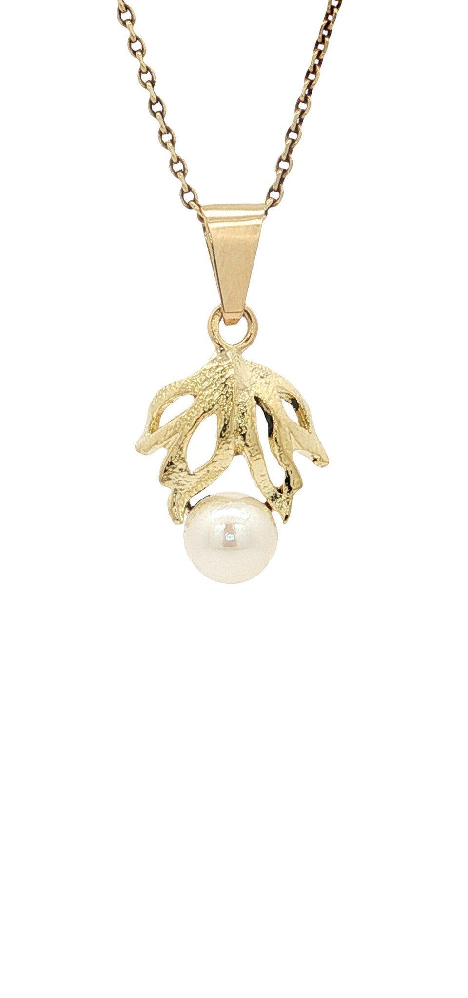 Vintage 14K Gold Pendant with Pearl